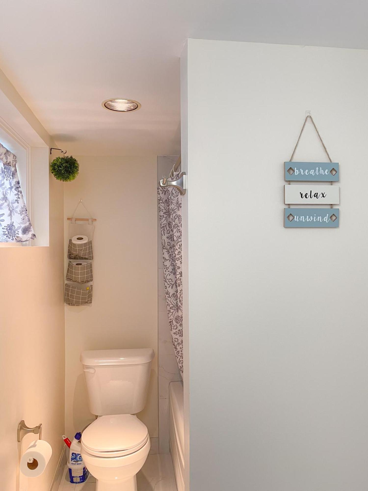 토론토 Newly-Renovated 3Br House, 12 Minutes To Airport 아파트 외부 사진