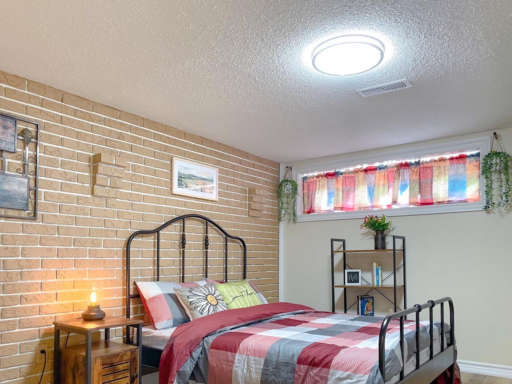 토론토 Newly-Renovated 3Br House, 12 Minutes To Airport 아파트 외부 사진